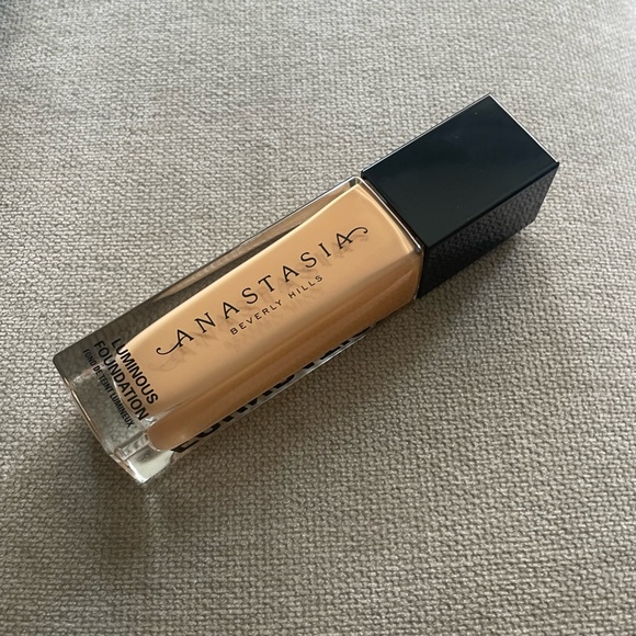 NEW Anastasia Beverly Hills Luminous Foundation 330W - Picture 4 of 7